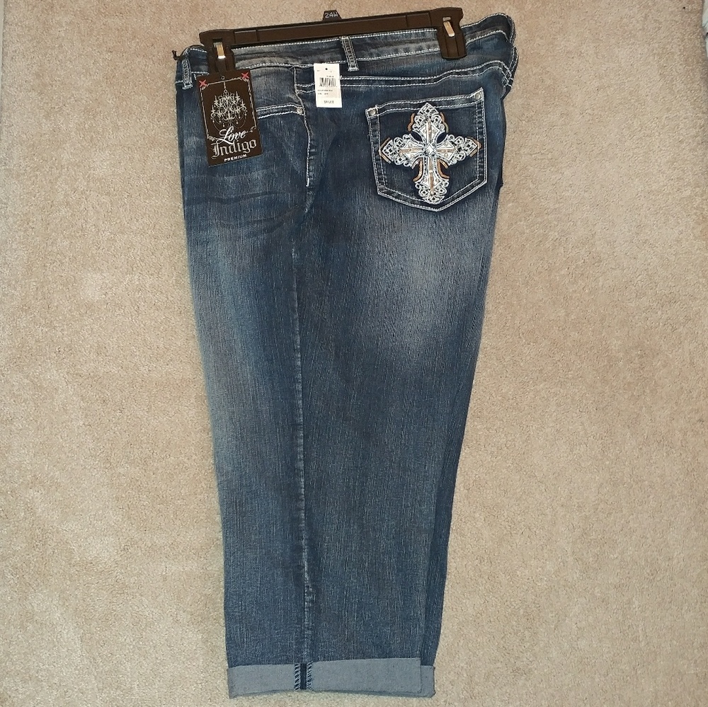 🌺BRAND NEW🌺Cropped Jeans